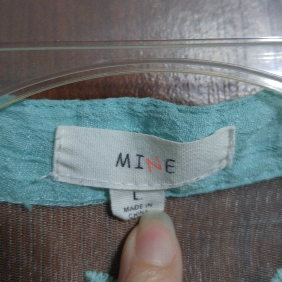 Mine mint green 3/4 sleeve button up blouse size large - Picture 3 of 5